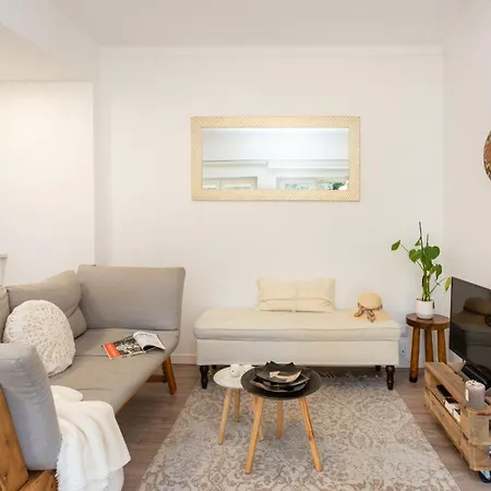 Apartment Seaside Serenity In Estoril