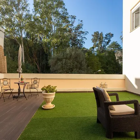 Seaside Serenity In Apartment Estoril